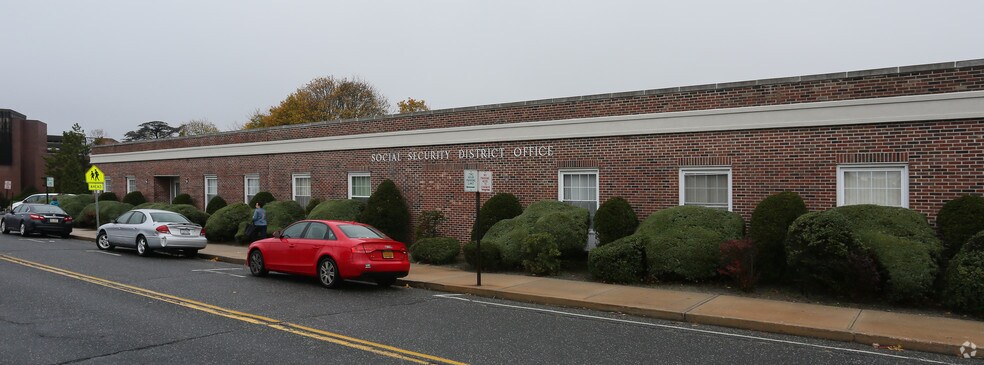 More Photos Of 75 Oak St, Patchogue Office For Sale