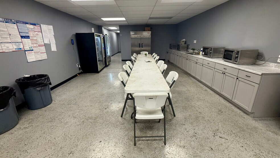 More Photos Of 1102 Sealy Rd, Sealy Manufacturing For Sale