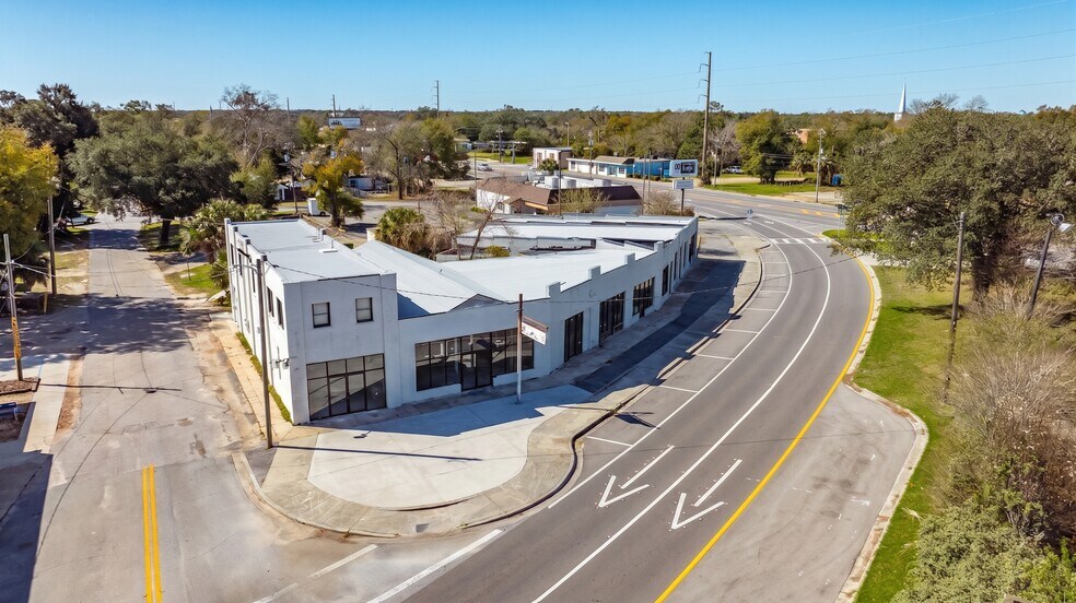More Photos Of 4151-4175 Barrancas Ave, Pensacola Storefront For Lease