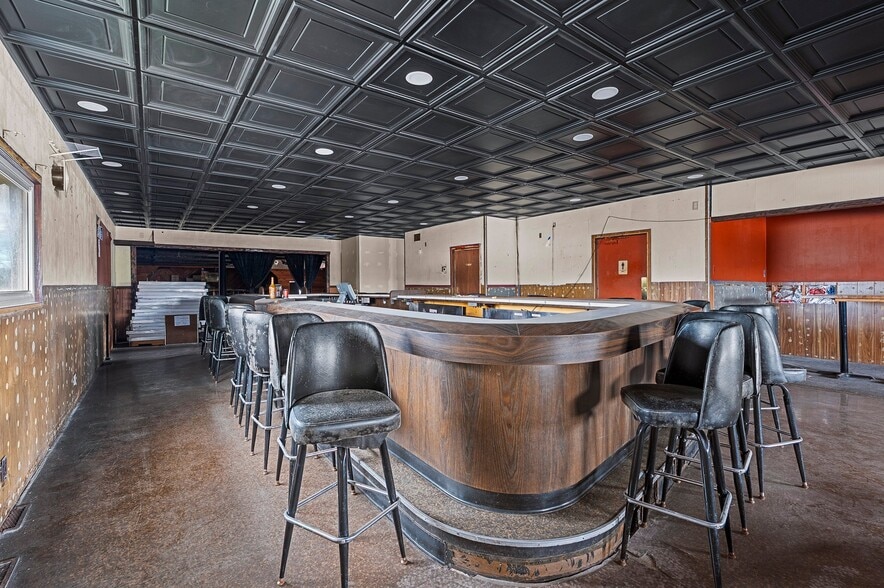 More Photos Of 1204 18th St, Two Rivers Bar For Sale