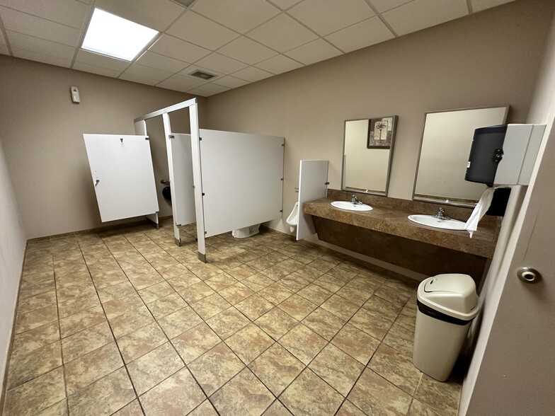 More Photos Of 508 Cook St, Kannapolis Funeral Home For Sale