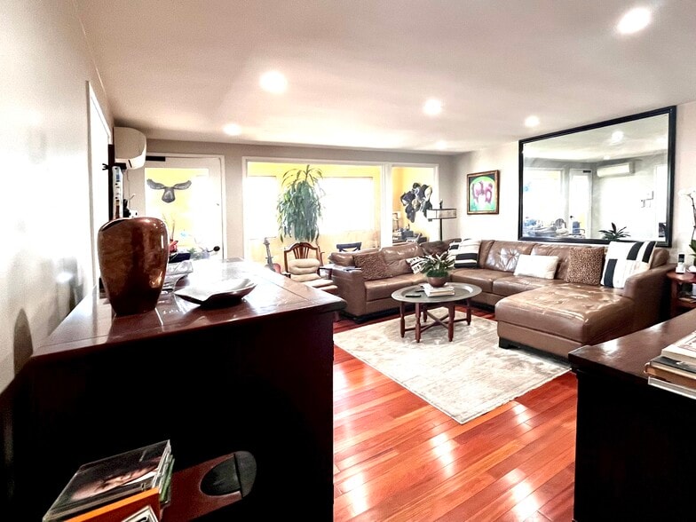 More Photos Of 10443-10445 Magnolia Blvd, North Hollywood Office Residential For Sale