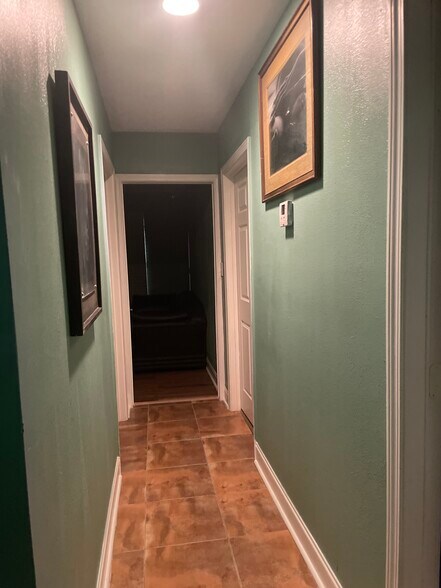 More Photos Of 4701 Downman Rd, New Orleans Bar For Lease