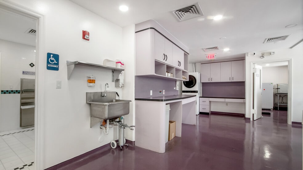 More Photos Of 7777 N University Dr, Tamarac Medical For Sale