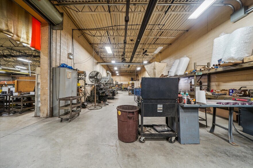 More Photos Of 4082 Sixth St, Wyandotte Warehouse For Lease