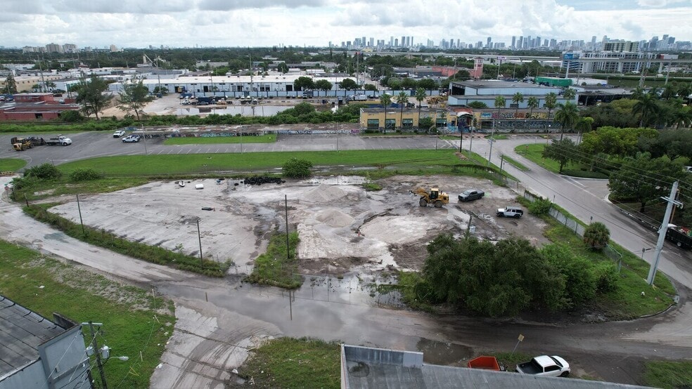 More Photos Of 1171 SE 10th Ave, Hialeah Land For Lease