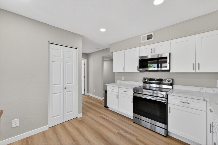 More Photos Of 5038 N 18th Ave, Phoenix Multifamily For Sale