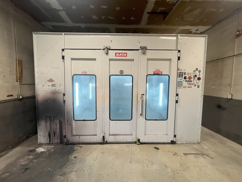 More Photos Of 1114 Montello St, Brockton Auto Repair For Sale