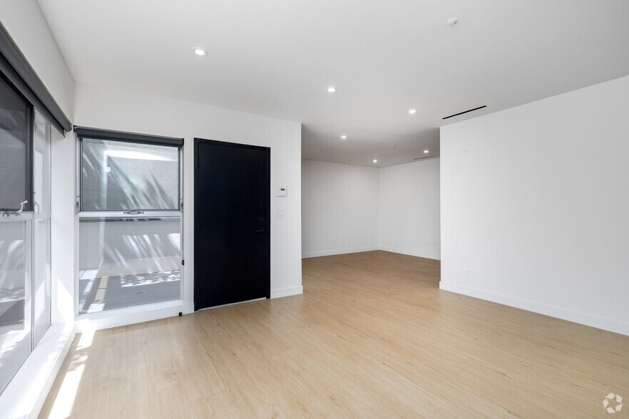 More Photos Of 1617 Broadway, Santa Monica Loft Creative Space For Sale