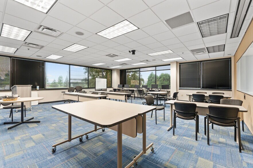 More Photos Of 2775 Blue Water Rd, Eagan Office For Sale