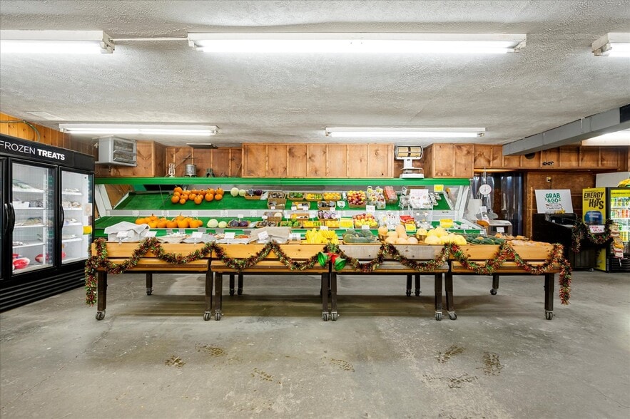 More Photos Of 485 Seneca St, Sherrill Freestanding For Sale