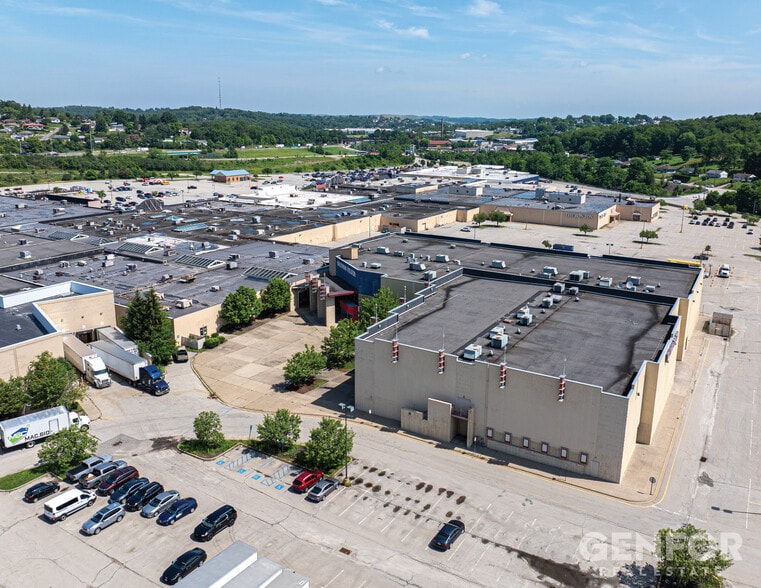 More Photos Of 1500 W Chestnut St, Washington Warehouse For Lease