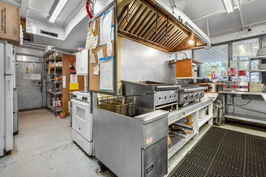 More Photos Of 5036 Paw Paw Lake Rd, Coloma Restaurant For Sale