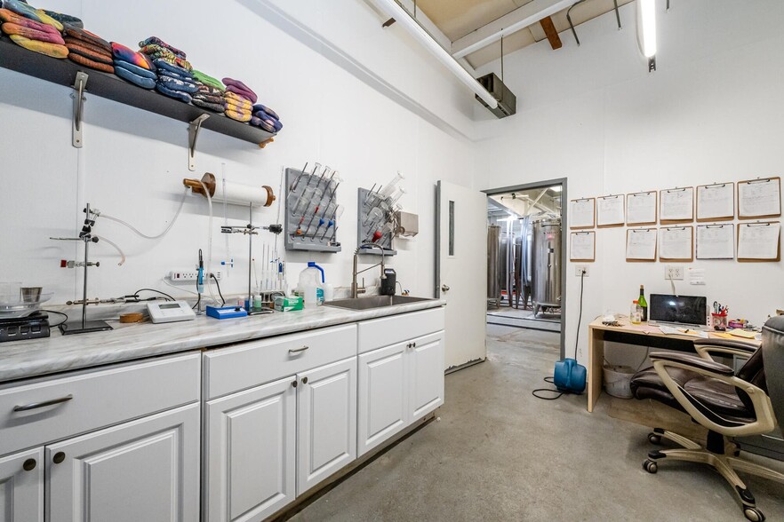 More Photos Of 641 S Crystal Ave, Benton Harbor Winery Vineyard For Sale