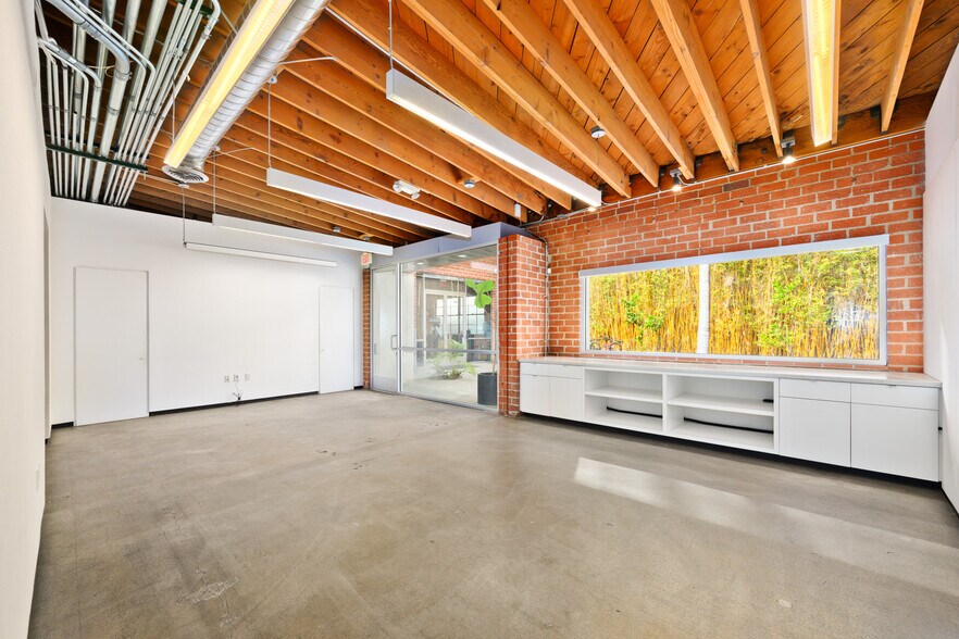 More Photos Of 4201 Redwood Ave, Los Angeles Loft Creative Space For Lease