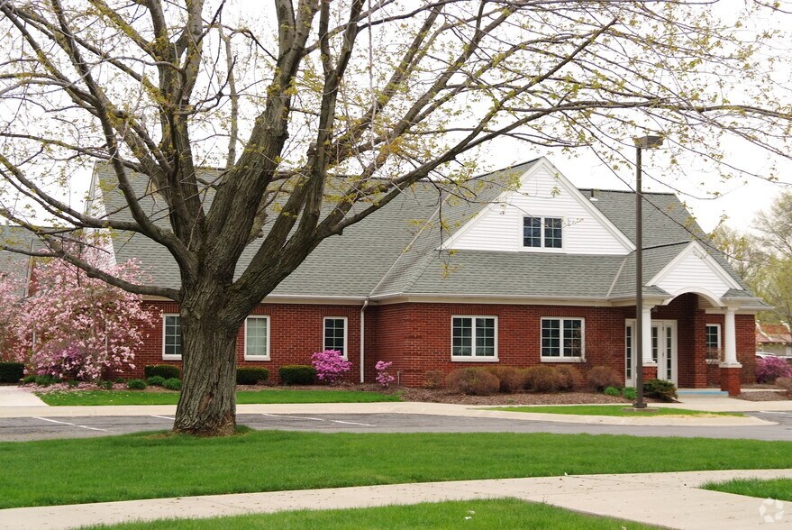 More Photos Of 510 N Leavitt Rd, Amherst Medical For Sale