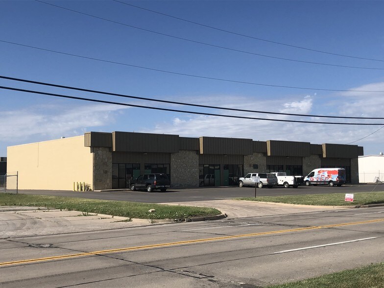 More Photos Of 3601 W Harry St, Wichita Flex For Sale