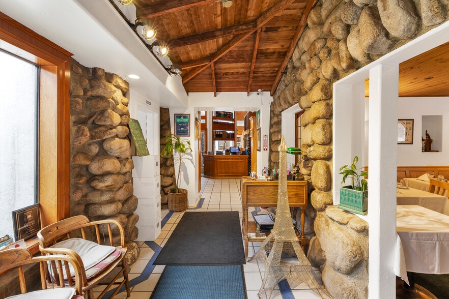 More Photos Of 12117 Sierra Hwy, Santa Clarita Hotel For Sale