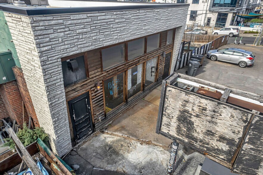 More Photos Of 823 Woodland St, Nashville Freestanding For Lease