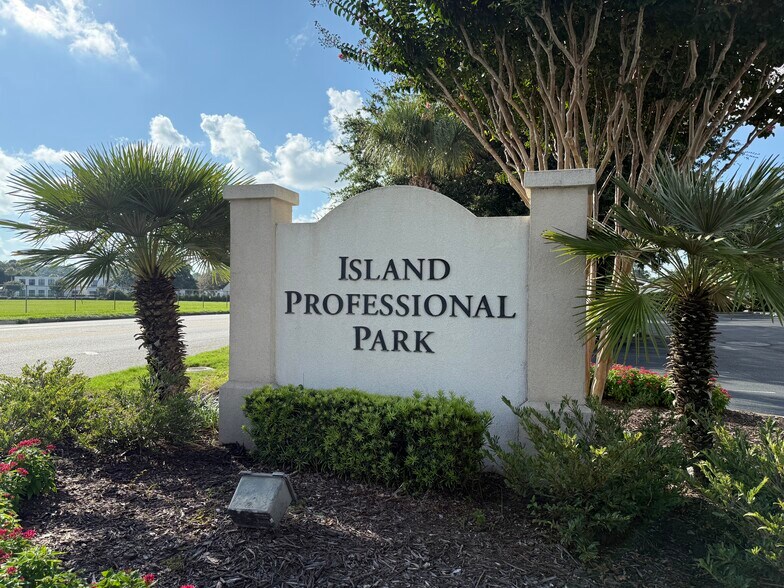 More Photos Of 100-126 Island Professional Park, Saint Simons Island Office For Sale