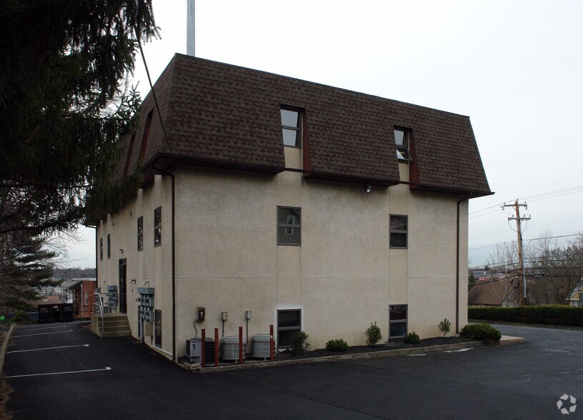 More Photos Of 447 W Moreland Rd, Willow Grove Office For Lease