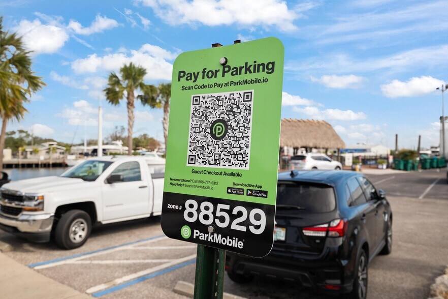 More Photos Of 810 Dodecanese Blvd, Tarpon Springs Marina For Sale