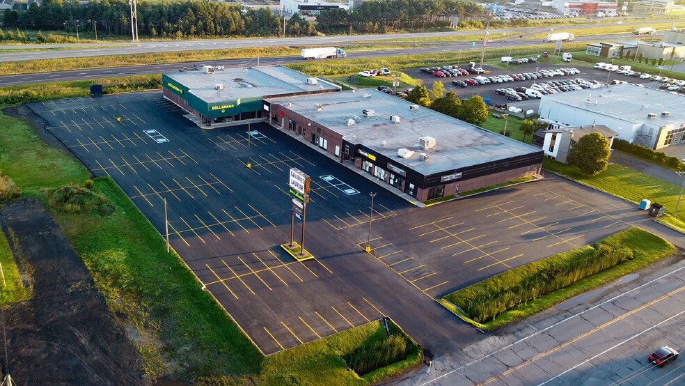 Primary Photo Of 170 Boul Laurier, Laurier-station General Retail For Lease