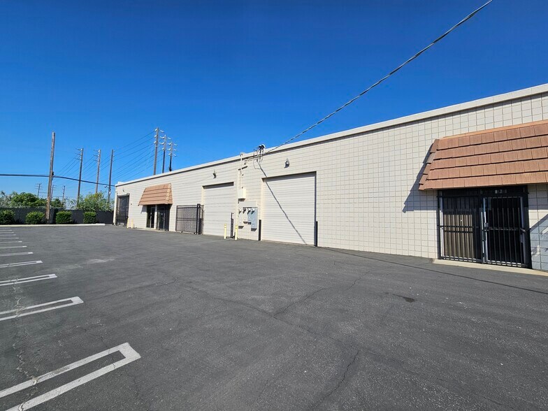 More Photos Of 9767 Glenoaks Blvd, Sun Valley Warehouse For Lease