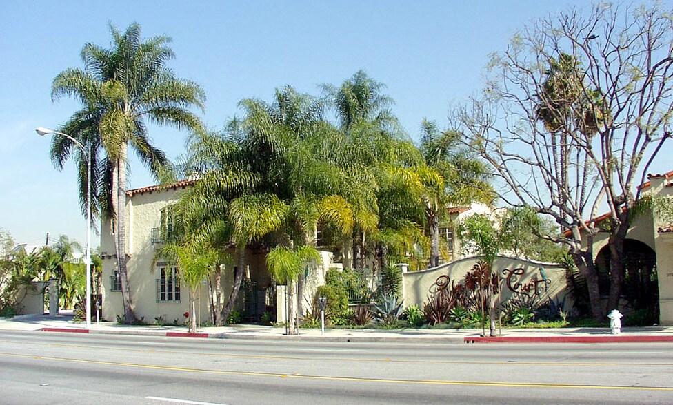 More Photos Of 2041-2045 N Main St, Santa Ana Office For Lease