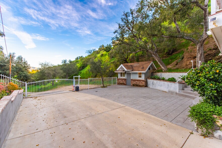 More Photos Of 12141 Wildwood Trl, Kagel Canyon Specialty For Sale