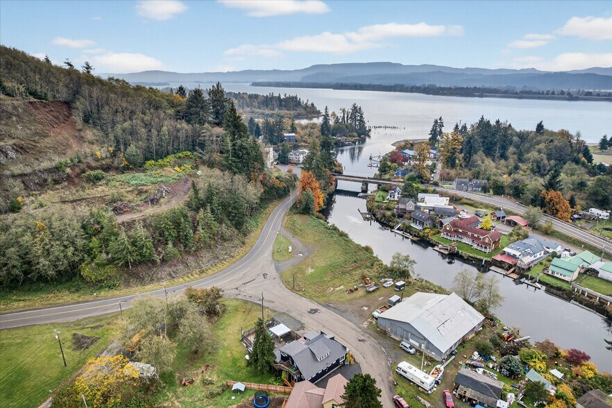 More Photos Of 8 Fairgrounds Rd, Skamokawa Restaurant For Sale