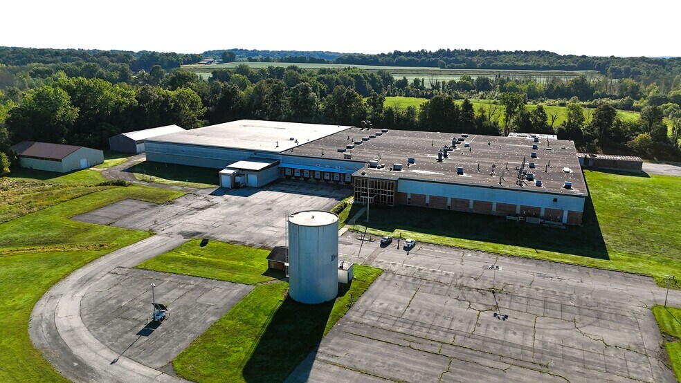 More Photos Of 8673 Lyons Marengo Rd, Lyons Manufacturing For Lease