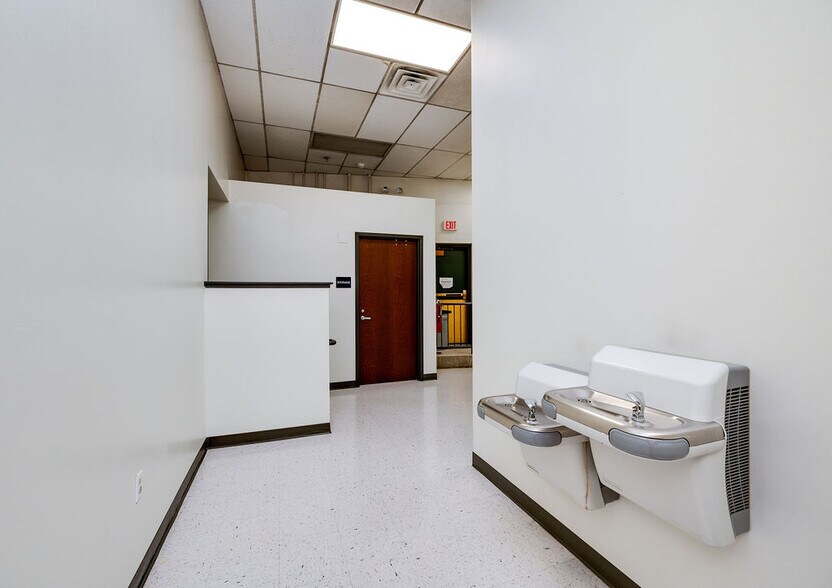 More Photos Of 722 Cherry St, Reading Storefront Retail Office For Lease