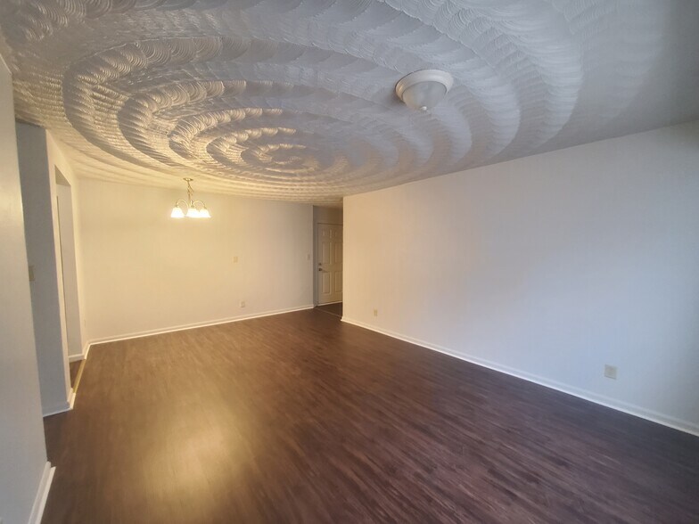 More Photos Of 2252 Barraud Ave, Norfolk Apartments For Sale