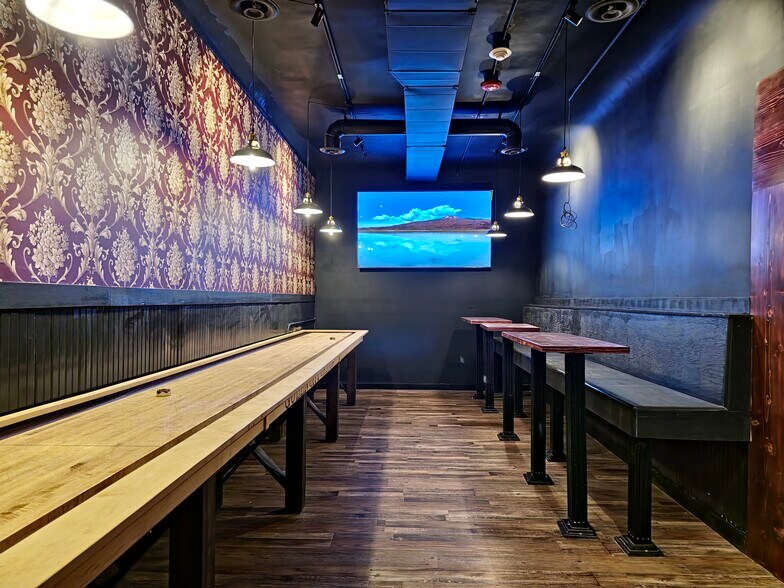 More Photos Of 1011 Front St, Evanston Restaurant For Lease