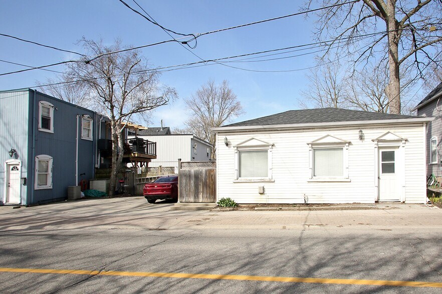 More Photos Of 10-12 Centre St, Markham Office Residential For Sale