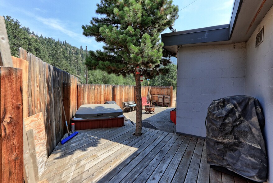 More Photos Of 30200 Highway 72, Golden Service Station For Sale