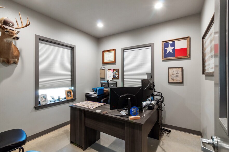 More Photos Of 1113 Innovation Dr, Bryan Industrial For Lease