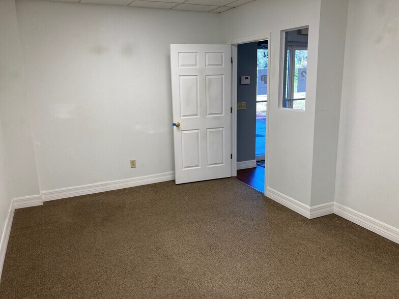 More Photos Of 21422 Carson Dr, Land O' Lakes Warehouse For Sale