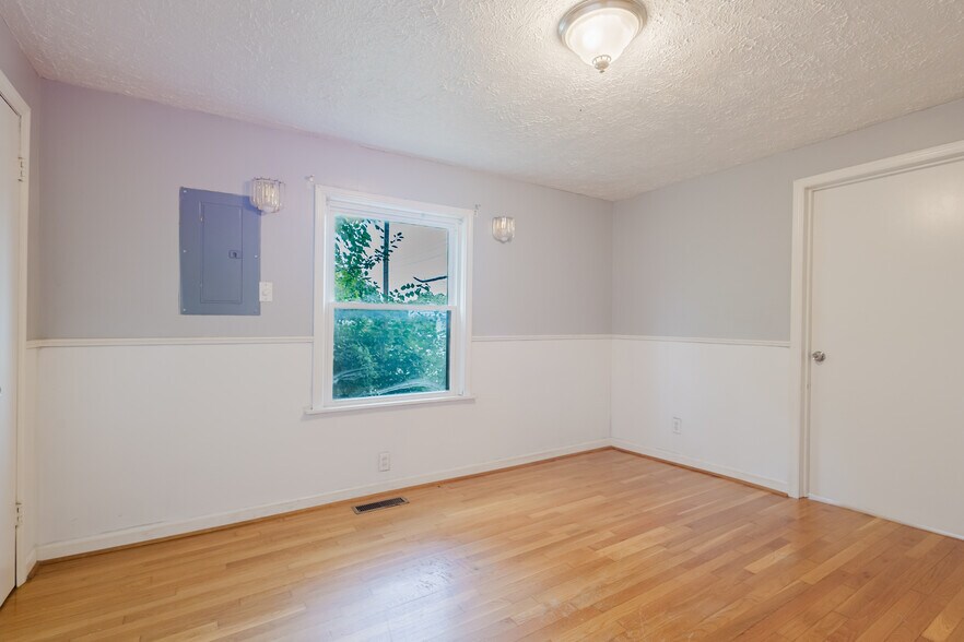 More Photos Of , Lexington Specialty For Sale