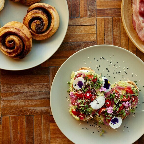 More Photos Of 200 S Broad St, Philadelphia Hotel For Lease