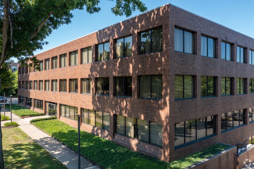More Photos Of 1952 Whitney Ave, Hamden Medical For Lease