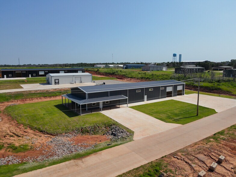 More Photos Of 11770 Black Sand Dr, Edmond Manufacturing For Sale