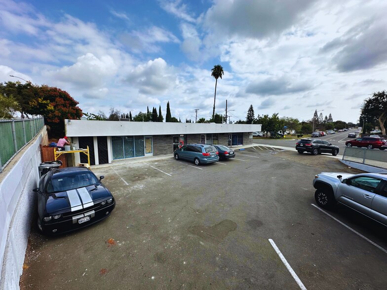 More Photos Of 2329-2335 W Sequoia Ave, Anaheim General Retail For Sale