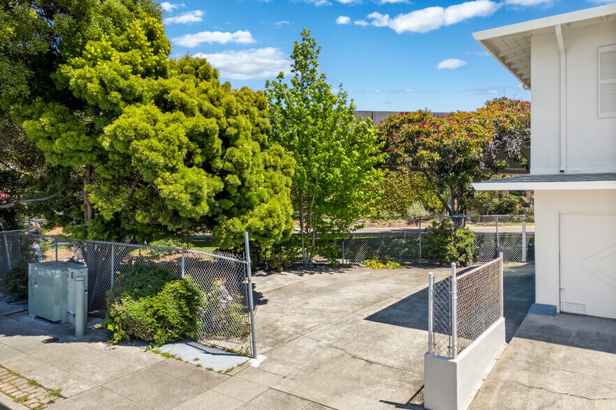 More Photos Of 1311-1313 Curtis St, Berkeley Apartments For Sale
