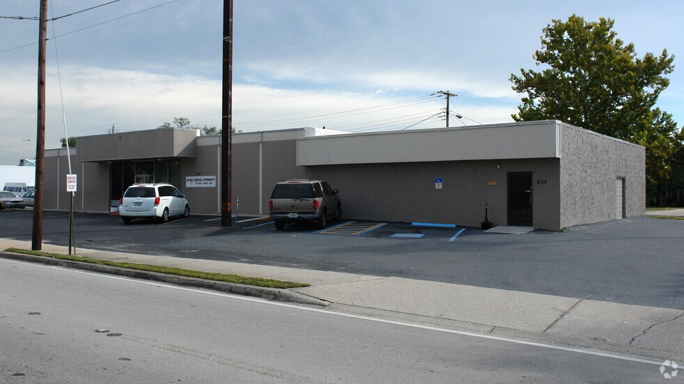 Primary Photo Of 813 N Lake Parker Ave, Lakeland Freestanding For Lease