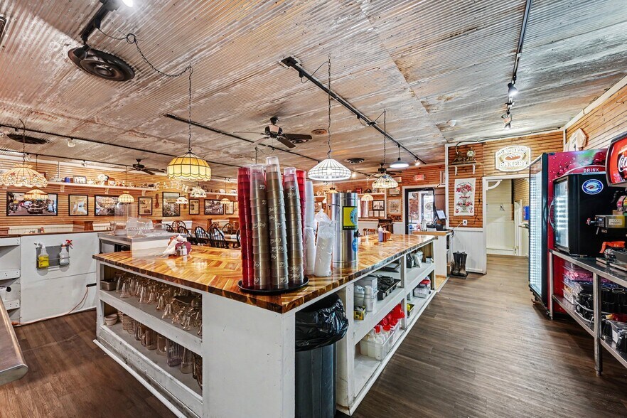 More Photos Of 115 N Main St, Faith Restaurant For Sale