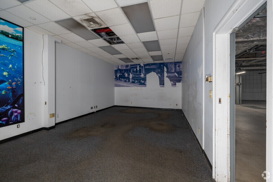 More Photos Of 650 Franklin Ave, Hartford Manufacturing For Sale