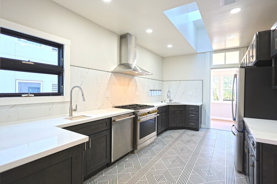 More Photos Of 2035-2037 Ashby Ave, Berkeley Storefront Retail Residential For Sale