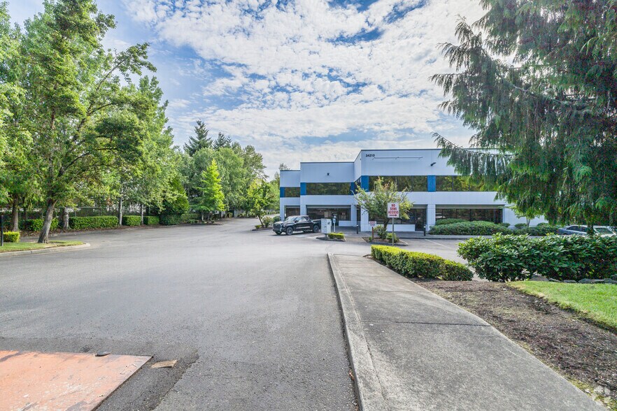 More Photos Of 34210 9th Ave S, Federal Way Warehouse For Lease